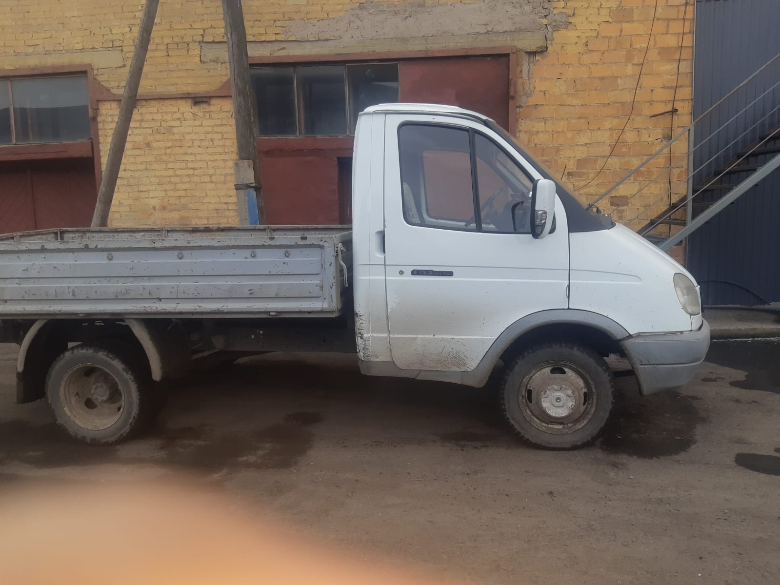 Газели красноярский край. ГАЗ 3302 В гараже. ГАЗ 3302 вин код