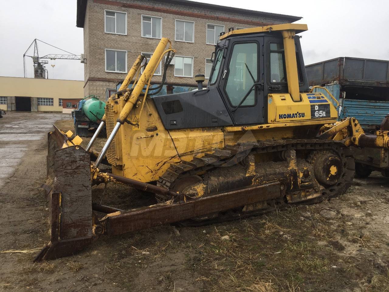 Бульдозер 132 квт. Бульдозер Komatsu d65e-12. D65e-12. Komatsu d85c-21. Komatsu d475a сферический отвал.