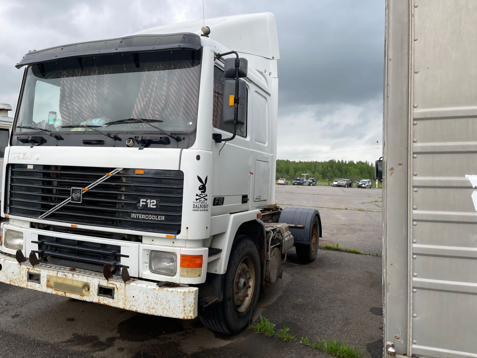 Купить Автомобиль Volvo F12